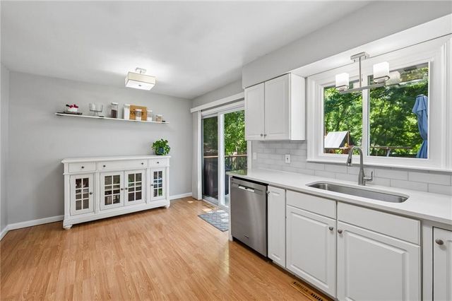 8039 Hemlock Street, Overland Park, KS 66204