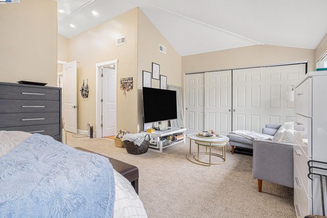 3393 Oakes Dr, Hayward, CA 94542