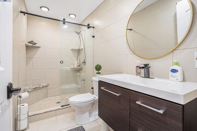 3393 Oakes Dr, Hayward, CA 94542