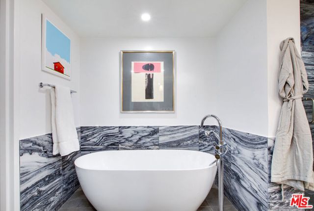 10520 Wilshire Boulevard 306, Los Angeles, CA 90024