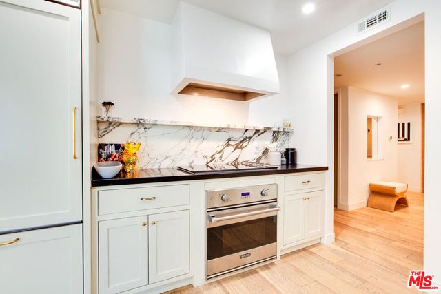 10520 Wilshire Boulevard 306, Los Angeles, CA 90024