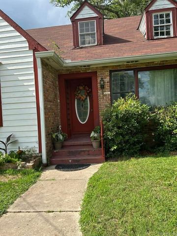 916 Clifton St, Camden, AR 71701