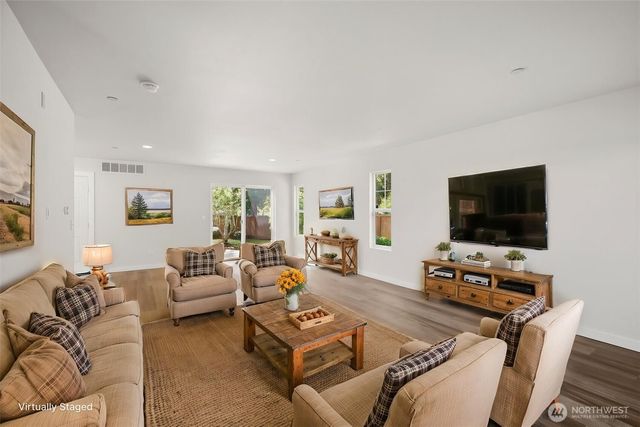 1537 Bobs Hollow Lane, Dupont, WA 98327
