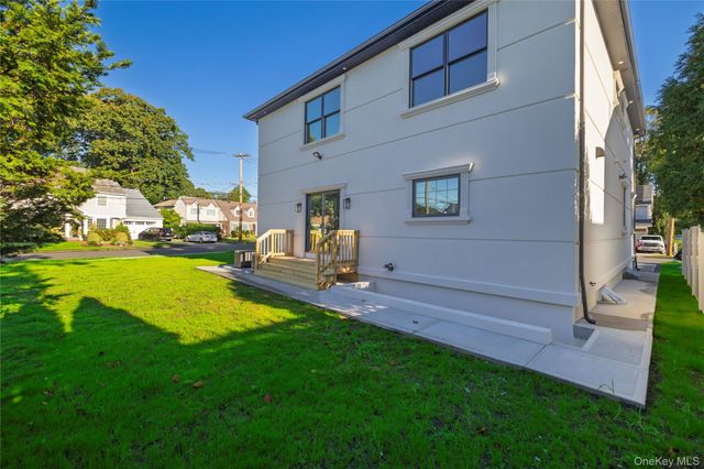 76 Gerard Avenue W, Malverne, NY 11565