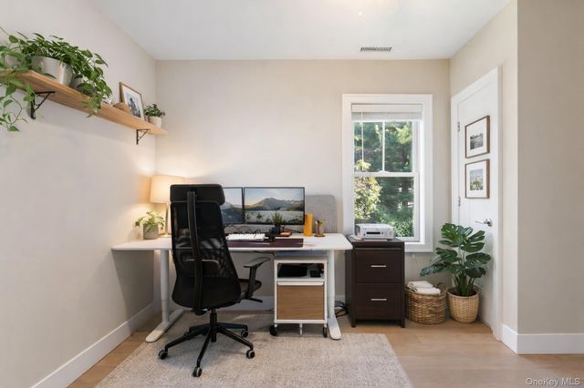 22 E Clinton Avenue, Irvington, NY 10533