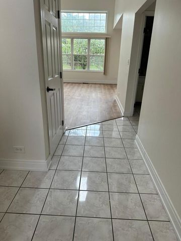 1436 Brittania Way, Roselle, IL 60172