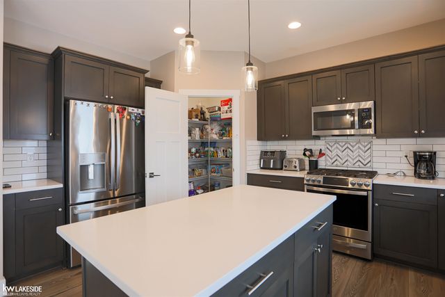 71553 Julius Drive, Romeo, MI 48065