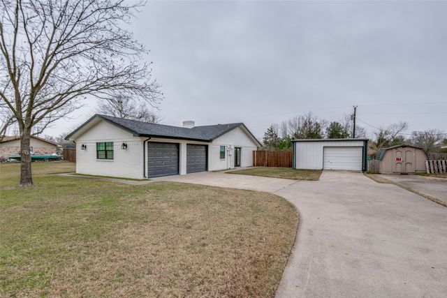 1055 Wright Street, Terrell, TX 75160