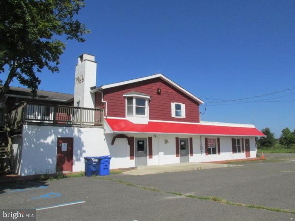2741 ROUTE 206, COLUMBUS, NJ 08022 — exterior