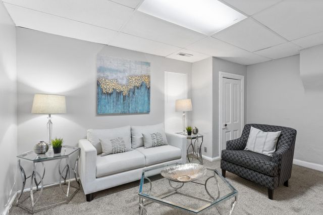 180 Wyoming Street E, Saint Paul, MN 55107