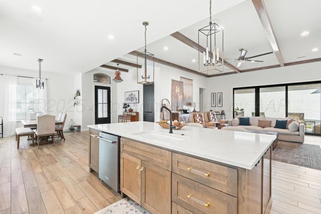 8369 S CONTINENTAL S Parkway, Amarillo, TX 79119