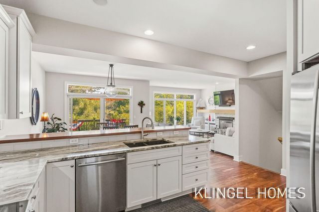 17528 N Fruitport Road, Spring Lake, MI 49456