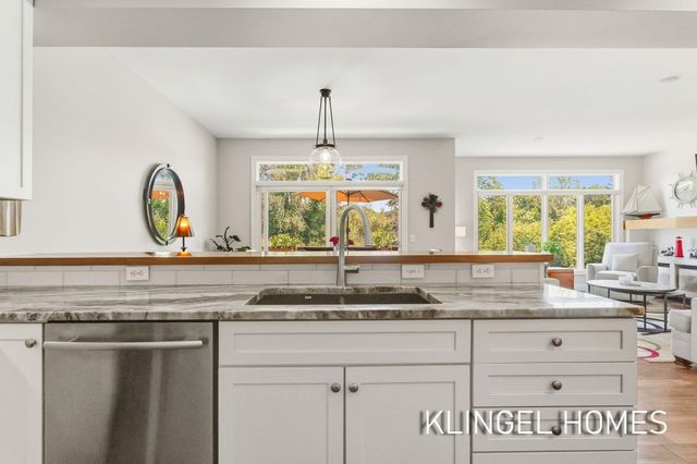 17528 N Fruitport Road, Spring Lake, MI 49456