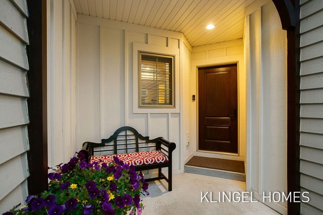 17528 N Fruitport Road, Spring Lake, MI 49456