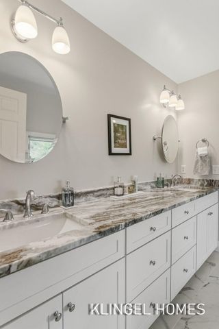 17528 N Fruitport Road, Spring Lake, MI 49456