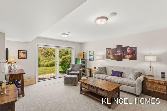 17528 N Fruitport Road, Spring Lake, MI 49456