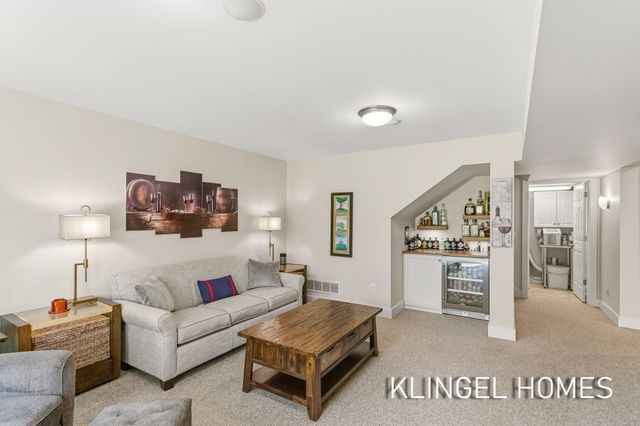17528 N Fruitport Road, Spring Lake, MI 49456