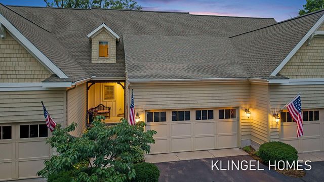 17528 N Fruitport Road, Spring Lake, MI 49456