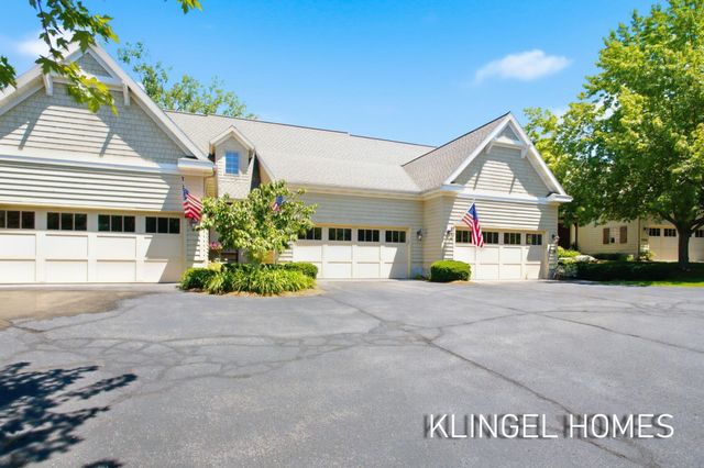 17528 N Fruitport Road, Spring Lake, MI 49456