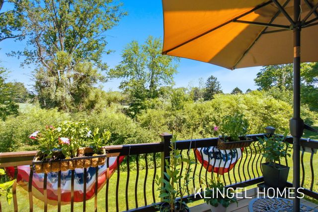 17528 N Fruitport Road, Spring Lake, MI 49456