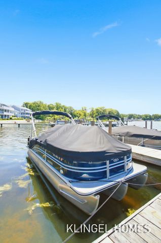 17528 N Fruitport Road, Spring Lake, MI 49456