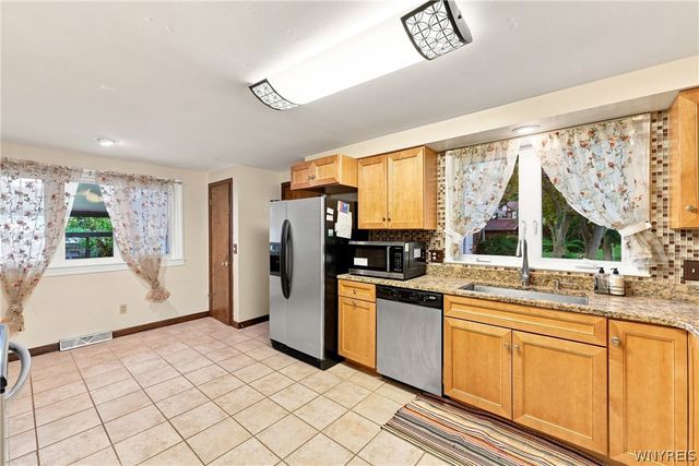 138 Woodshire North, Amherst, NY 14068