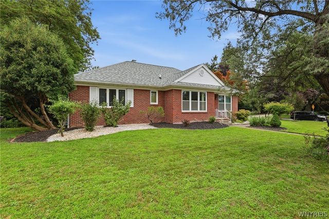 138 Woodshire North, Amherst, NY 14068