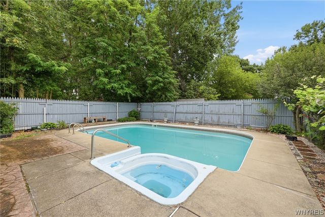 138 Woodshire North, Amherst, NY 14068
