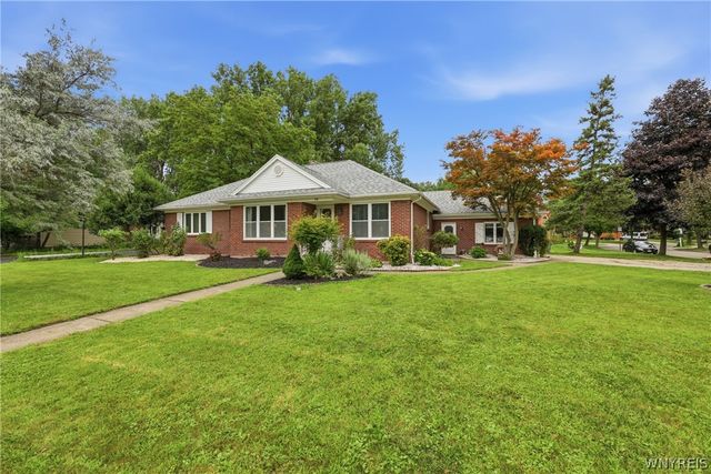 138 Woodshire North, Amherst, NY 14068