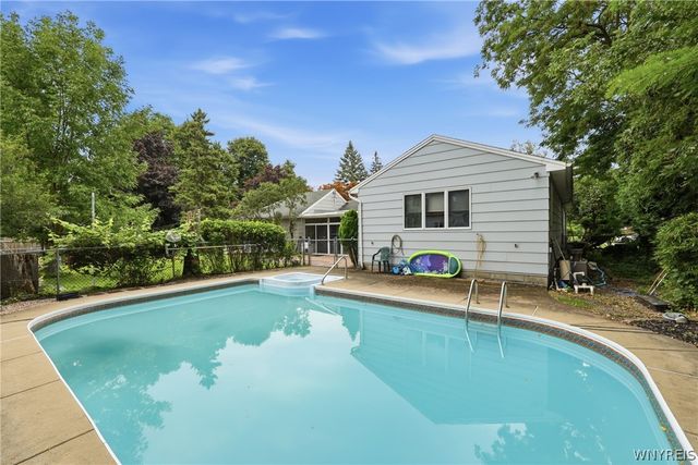 138 Woodshire North, Amherst, NY 14068