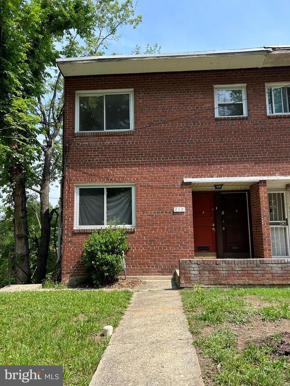 210 VARNUM ST NE, Washington, DC 20011
