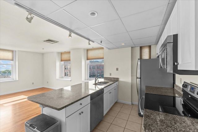 131 Main St Apt 302, Burlington, VT 05403