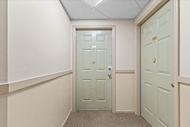 131 Main St Apt 302, Burlington, VT 05403
