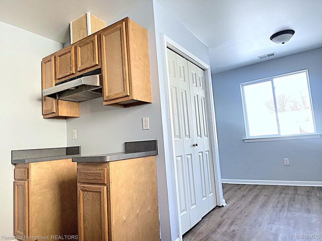 31905 Saginaw Court, Westland, MI 48186