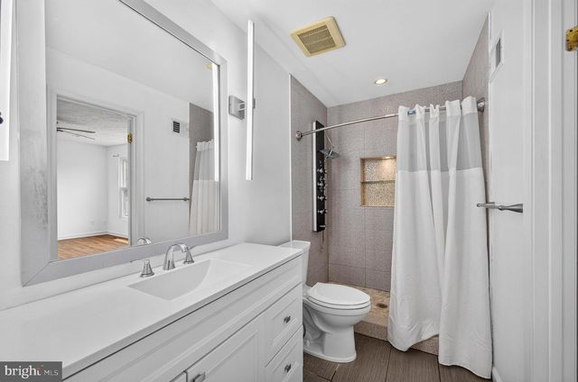13296 HOLLINGER AVE, Fairfax, VA 22033