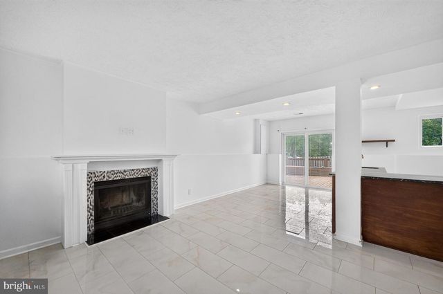 13296 HOLLINGER AVE, Fairfax, VA 22033