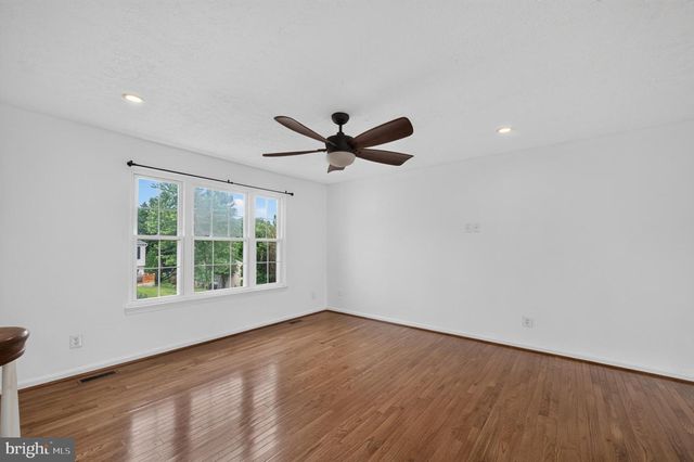 13296 HOLLINGER AVE, Fairfax, VA 22033