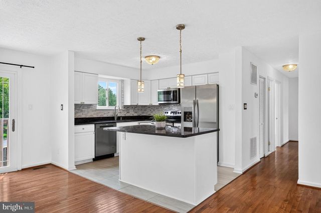 13296 HOLLINGER AVE, Fairfax, VA 22033