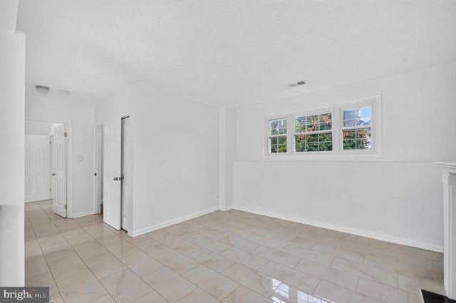 13296 HOLLINGER AVE, Fairfax, VA 22033