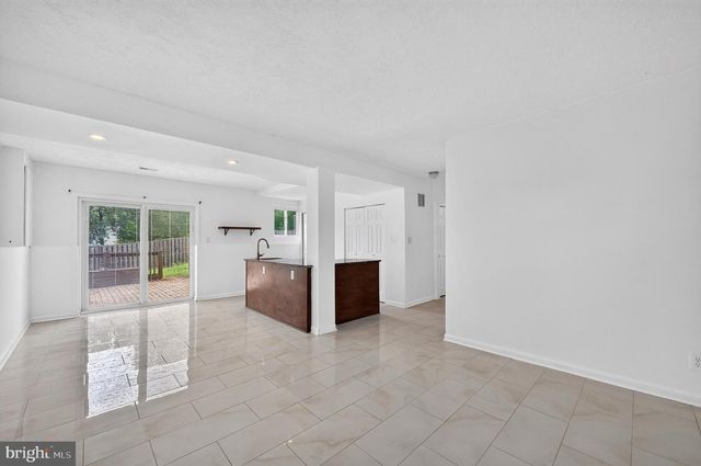 13296 HOLLINGER AVE, Fairfax, VA 22033