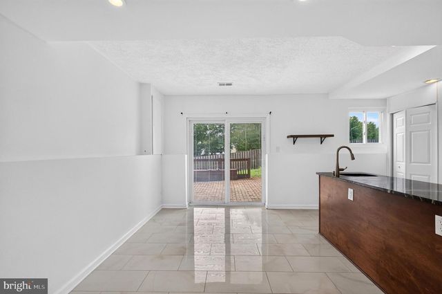 13296 HOLLINGER AVE, Fairfax, VA 22033