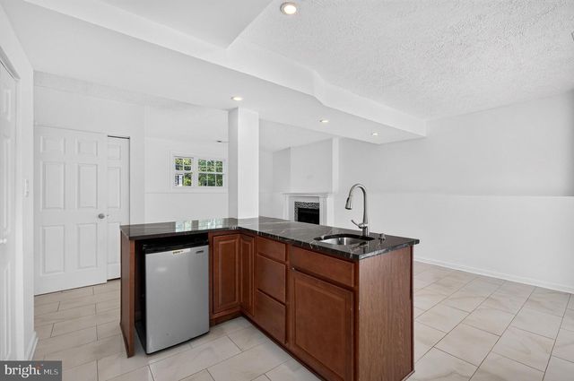 13296 HOLLINGER AVE, Fairfax, VA 22033