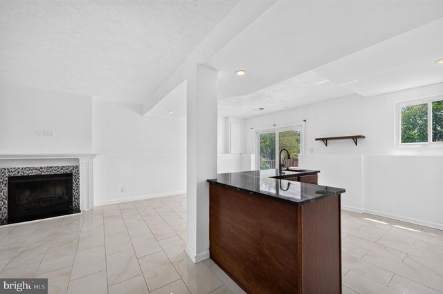 13296 HOLLINGER AVE, Fairfax, VA 22033