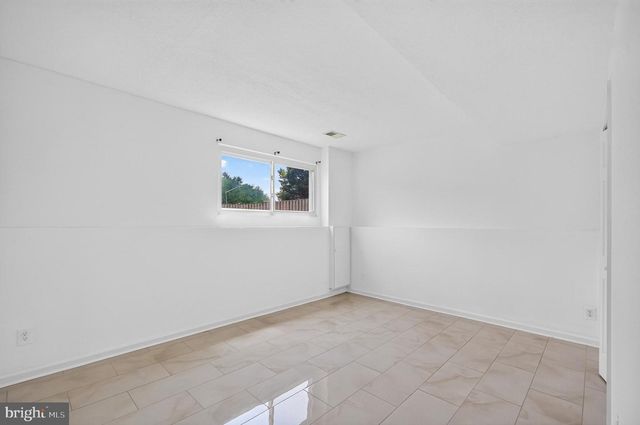 13296 HOLLINGER AVE, Fairfax, VA 22033