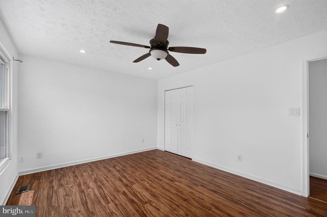 13296 HOLLINGER AVE, Fairfax, VA 22033
