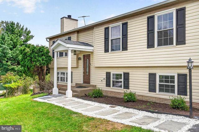 13296 HOLLINGER AVE, Fairfax, VA 22033