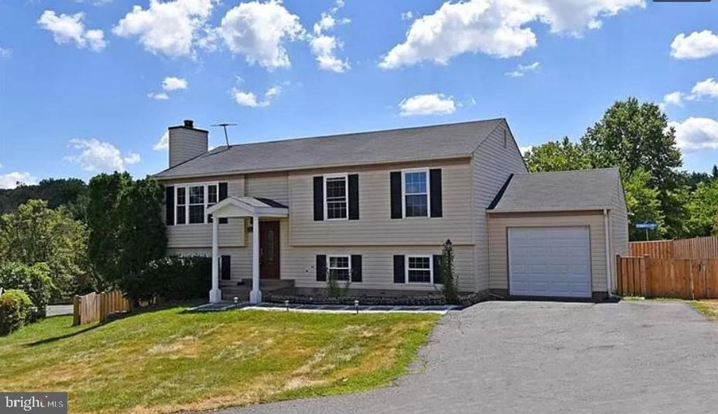 13296 HOLLINGER AVE, Fairfax, VA 22033