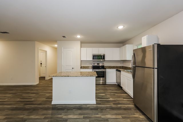 127 Holiday Drive, Gun Barrel City, TX 75156