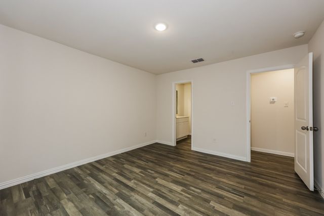 127 Holiday Drive, Gun Barrel City, TX 75156
