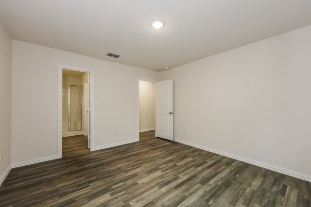 127 Holiday Drive, Gun Barrel City, TX 75156